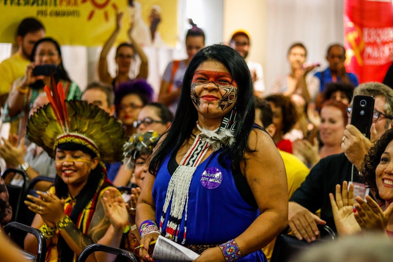 Conheça Sônia Guajajara, primeira indígena em uma pré-candidatura presidencial - PSOL 50