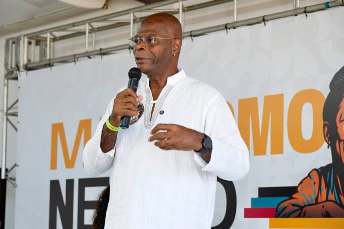 Professor Hamilton Assis